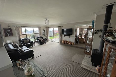 Photo of property in 106 Everglade Drive, Totara Heights, Auckland, 2105