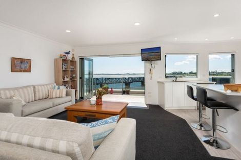 Photo of property in 4/6 Elizabeth Street, Tauranga, 3110