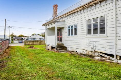 Photo of property in 15 Cornwall Street, Eltham, 4322