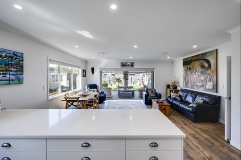 Photo of property in 54 Eriksen Road, Te Awa, Napier, 4110