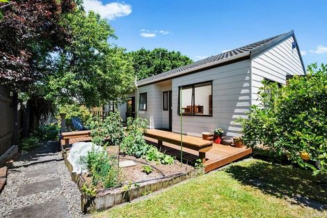 Photo of property in 2/227 Shirley Road, Papatoetoe, Auckland, 2025