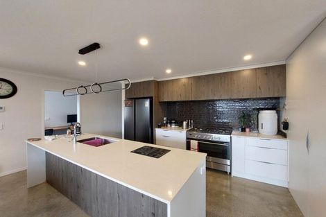 Photo of property in 32 County Drive, Hawera, 4610