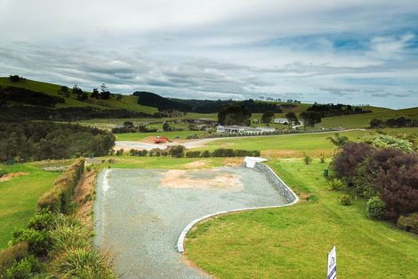 Photo of property in 13 Lori Lane, Coopers Beach, 0420