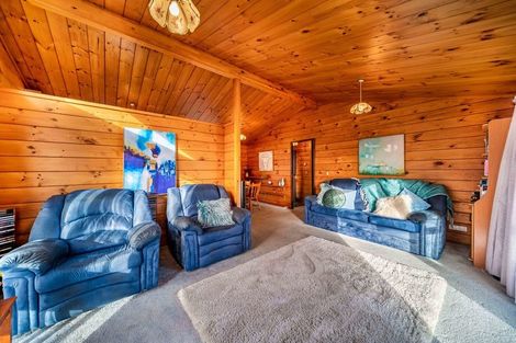 Photo of property in 10 Chrisarda Place, Red Hill, Papakura, 2110