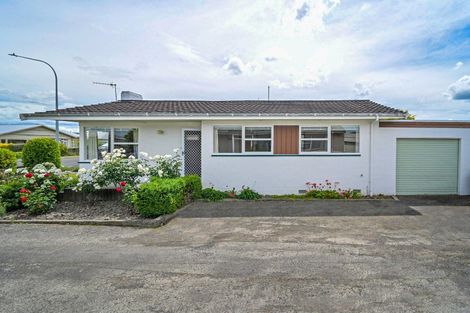 Photo of property in 4/417 Avenue Road West, Hastings, 4122