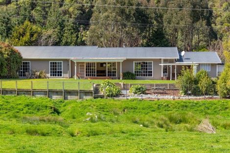 Photo of property in 1423 Akatarawa Road, Akatarawa Valley, Upper Hutt, 5372