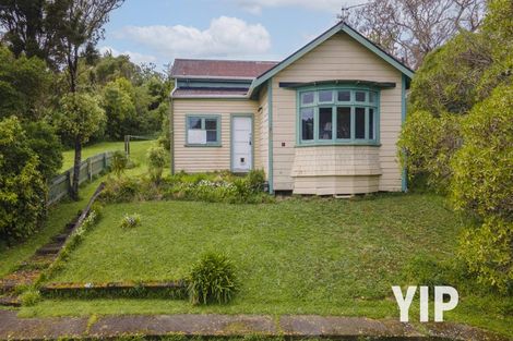 Photo of property in 190 Newlands Road, Newlands, Wellington, 6037