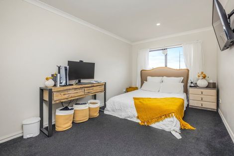 Photo of property in 29 Black Beech Crescent, Takanini, 2110