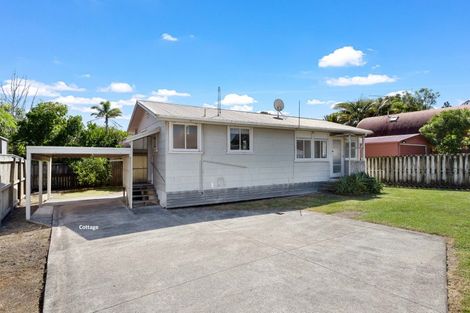 Photo of property in 14 Laurie Street, Red Beach, 0932