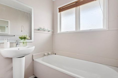 Photo of property in 4/50 Pilkington Road, Panmure, Auckland, 1072