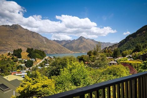 Photo of property in 4b Caples Place, Fernhill, Queenstown, 9300