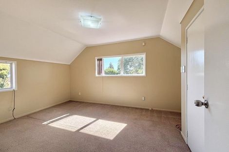 Photo of property in 5 Ancona Lane, Goodwood Heights, Auckland, 2105