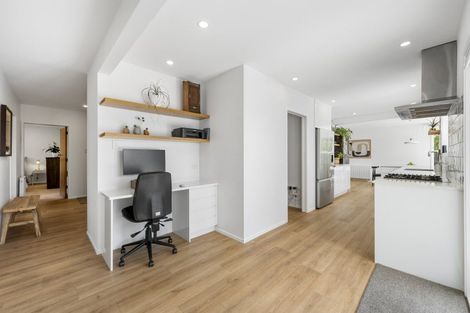 Photo of property in 50 Churton Drive, Churton Park, Wellington, 6037