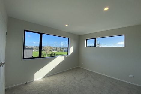 Photo of property in 3/644 Te Atatu Road, Te Atatu Peninsula, Auckland, 0610