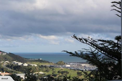 Photo of property in 15 Inverell Way, Seatoun, Wellington, 6022