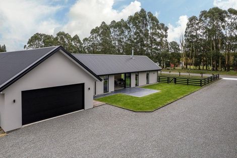 Photo of property in 14 Walford Way, Darfield, 7571