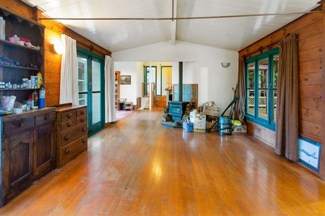 Photo of property in 130 Opanuku Road, Henderson Valley, Auckland, 0612