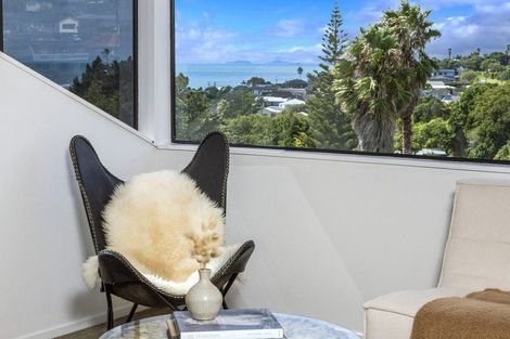 Photo of property in 2/20 Kiteroa Terrace, Rothesay Bay, Auckland, 0630
