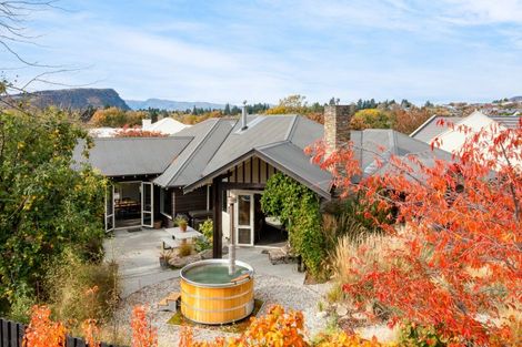 Photo of property in 92 Meadowstone Drive, Wanaka, 9305