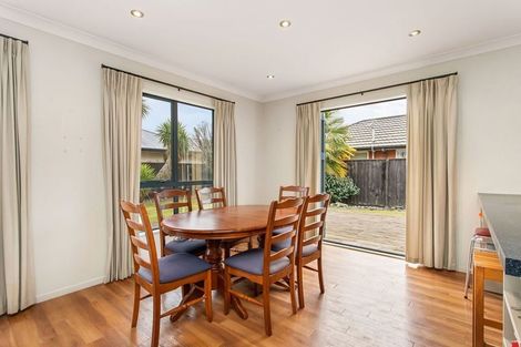 Photo of property in 2 Breton Close, Northwood, Christchurch, 8051