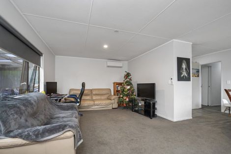 Photo of property in 37 Resolution Road, Welcome Bay, Tauranga, 3112