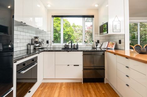 Photo of property in 4 Jacobsen Lane, Ngaio, Wellington, 6035