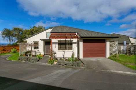Photo of property in 33 Lakeridge Close, Rangatira Park, Taupo, 3330