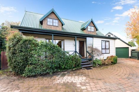 Photo of property in 10 Colquhoun Place, Dinsdale, Hamilton, 3204