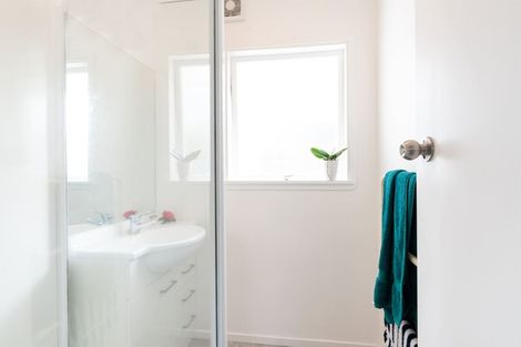 Photo of property in 2/8 East Coast Road, Milford, Auckland, 0620