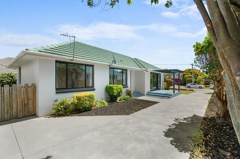 Photo of property in 37 Springbank Street, Bryndwr, Christchurch, 8053