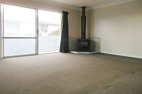 Photo of property in 2 Burns Street, Kew, Invercargill, 9812