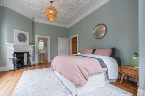 Photo of property in 18 Thornton Road, Cambridge, 3434