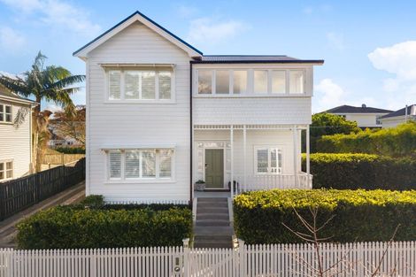 Photo of property in 28 Princes Street, Northcote Point, Auckland, 0627