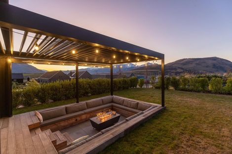 Photo of property in 2 Wanderer Lane, Jacks Point, Queenstown, 9371