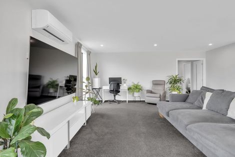 Photo of property in 6 Cambridge Street, Pahiatua, 4910