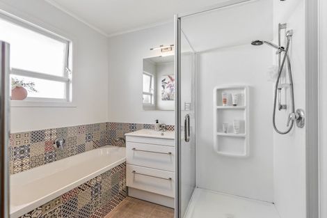 Photo of property in 51 Sandwich Road, St Andrews, Hamilton, 3200