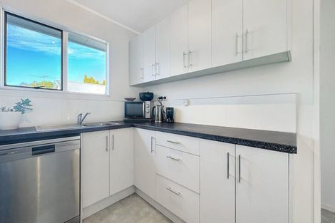 Photo of property in 69b Hartford Crescent, Totara Park, Upper Hutt, 5018