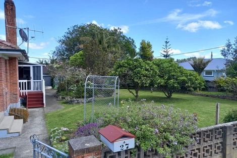 Photo of property in 27 Whaka Street, Maungaturoto, 0520