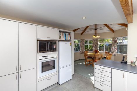 Photo of property in 6b Wharemauku Road, Raumati Beach, Paraparaumu, 5032