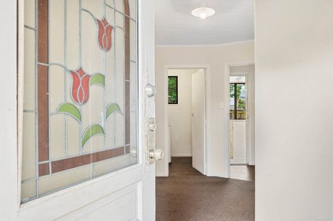 Photo of property in 96 Kayes Road, Pukekohe, 2120