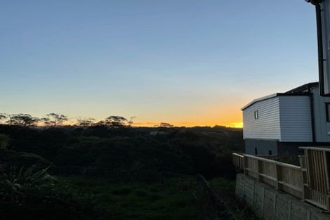 Photo of property in 132e Tiriwa Drive, Massey, Auckland, 0614