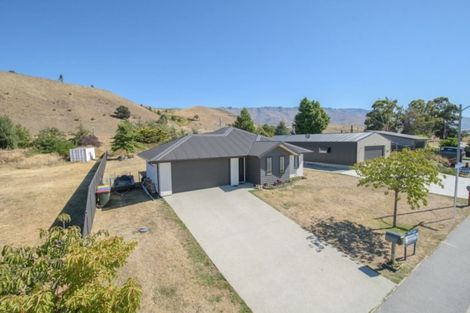 Photo of property in 8 Perriam Place, Mount Pisa, Cromwell, 9383