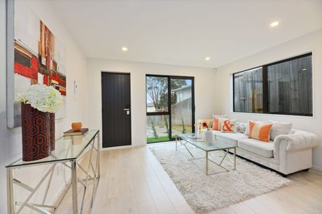 Photo of property in 114 Hyperion Drive, Randwick Park, Auckland, 2105