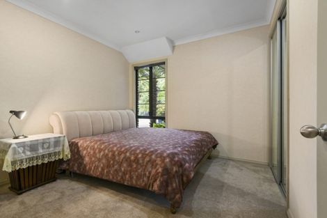 Photo of property in 70 Manor Park, Sunnyhills, Auckland, 2010