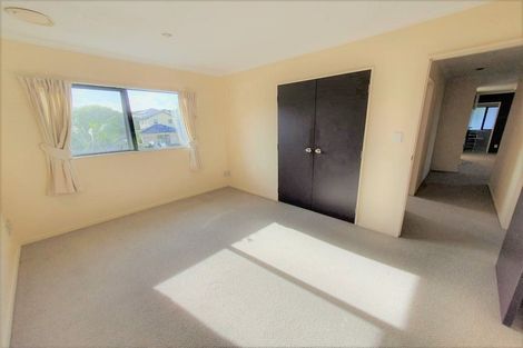 Photo of property in 9 Parkvale Grove, Te Atatu Peninsula, Auckland, 0610