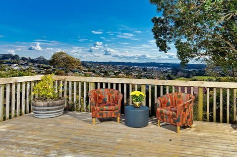 Photo of property in 24 Sunset Road, Unsworth Heights, Auckland, 0632