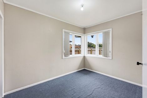 Photo of property in 47 Fairdene Avenue, Henderson, Auckland, 0610