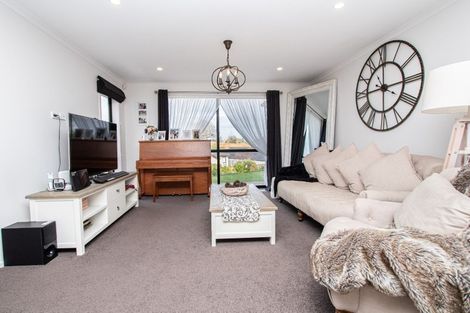 Photo of property in 15 Blackwood Crescent, Glenview, Hamilton, 3206