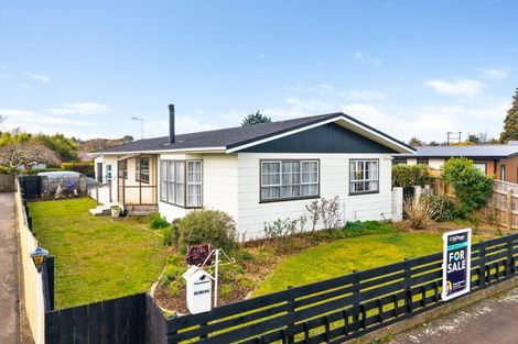Photo of property in 8 Cambridge Street, Pahiatua, 4910