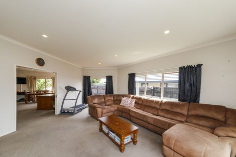 Photo of property in 116 Ruapehu Drive, Fitzherbert, Palmerston North, 4410